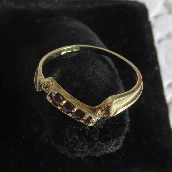 14k Gold, 4 Red Garnet stones, Ring, Czech, Size 6.5 - Picture 3 of 11